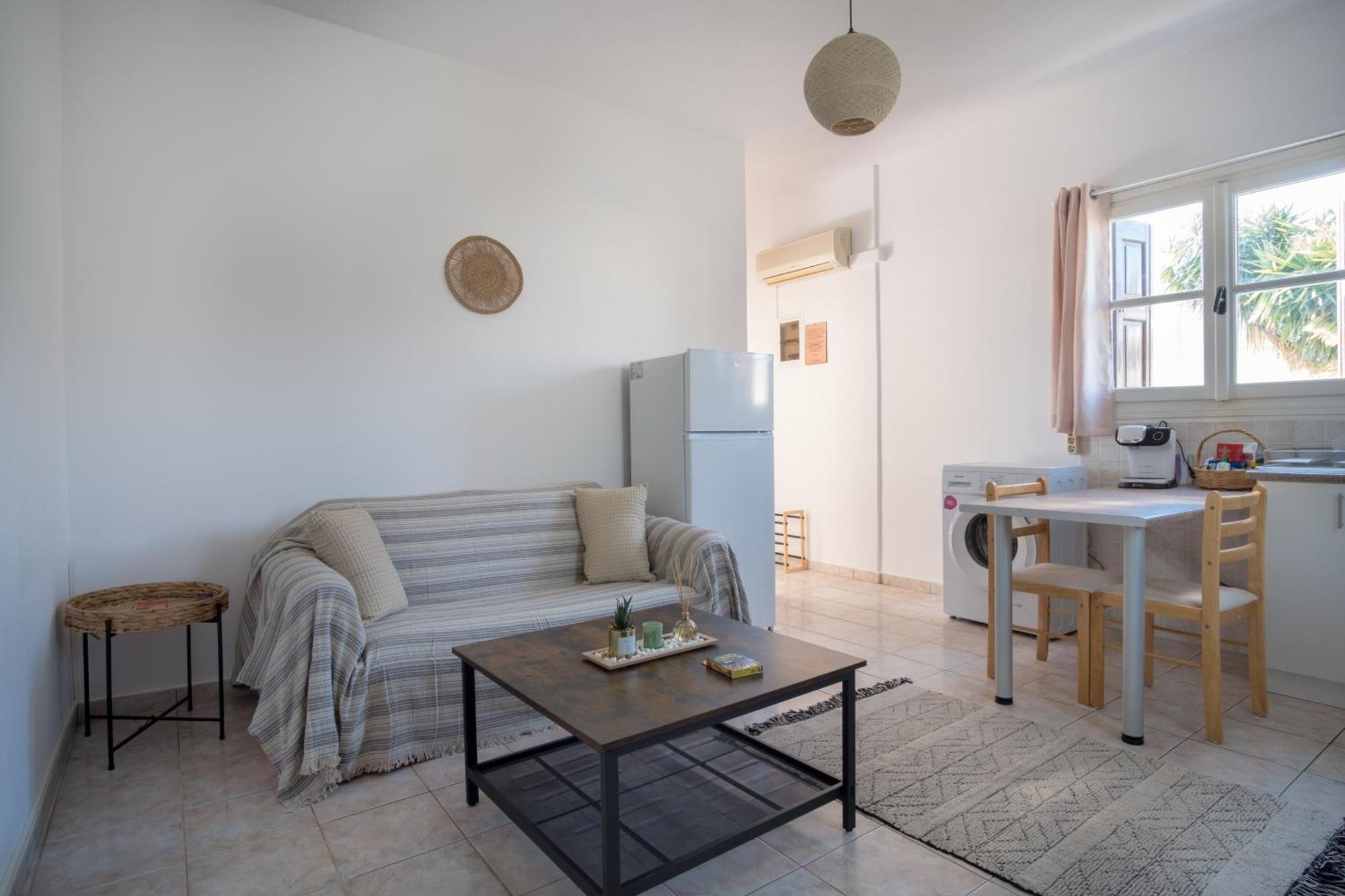 Billy's House Samos Town